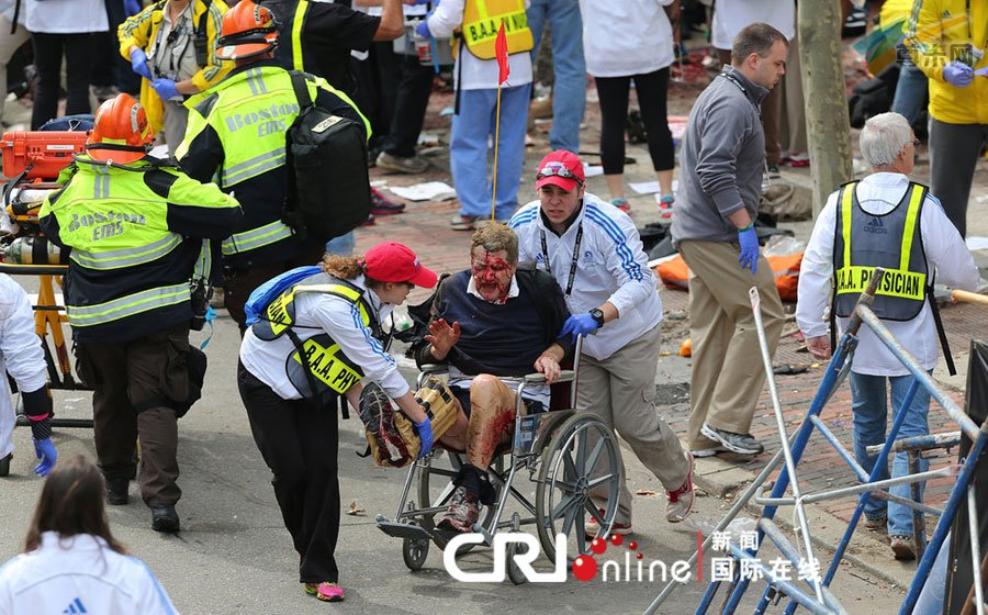 美国波士顿马拉松比赛发生爆炸